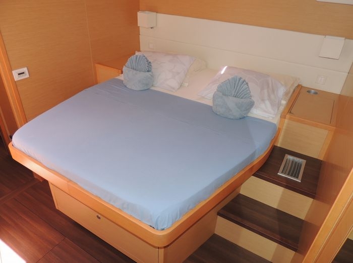 Forward starboard cabin
