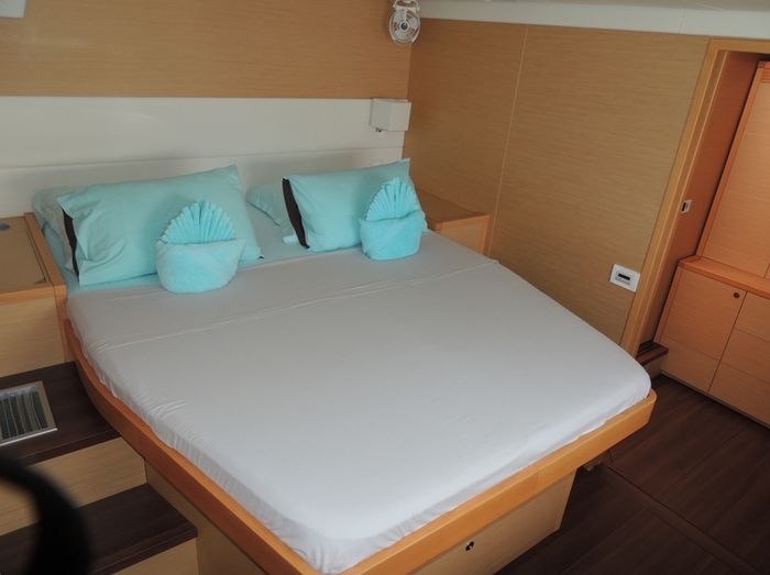 Forward port cabin