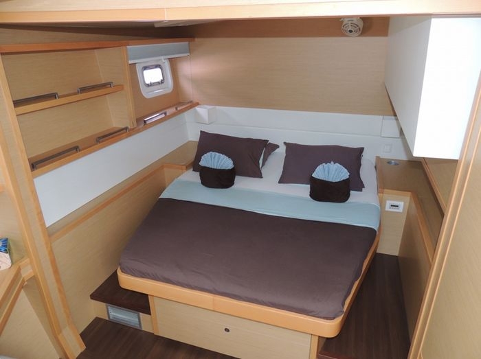 Aft port cabin