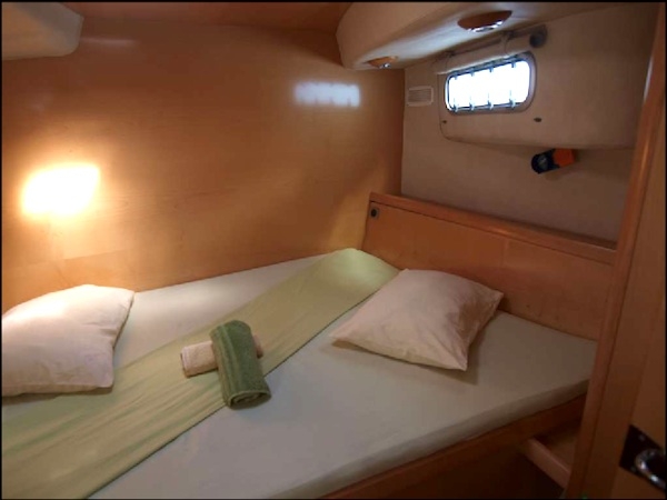 Aft port cabin