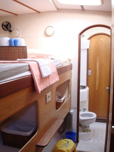 Forward starboard cabin