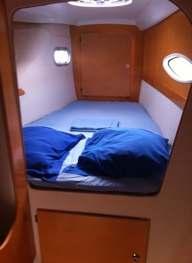 Forward starboard cabin