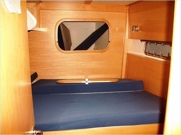 Forward starboard cabin