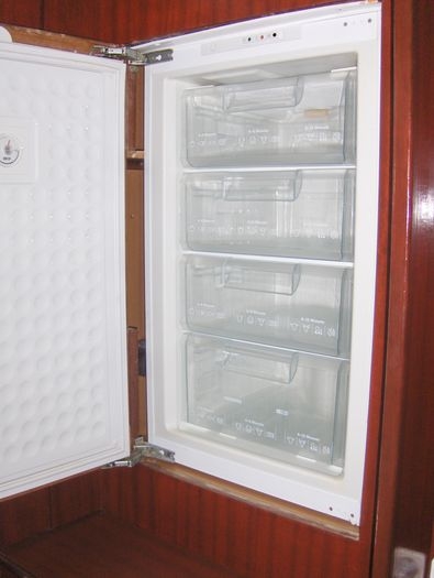 Freezer - Port hull