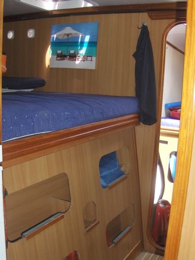 Forward starboard cabin