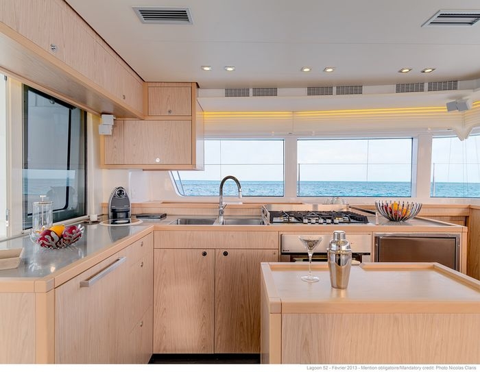 Salon - Kitchen
