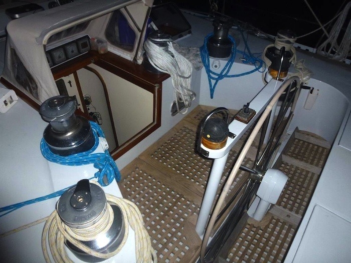 Pouvreau72.Tikai-helm-station