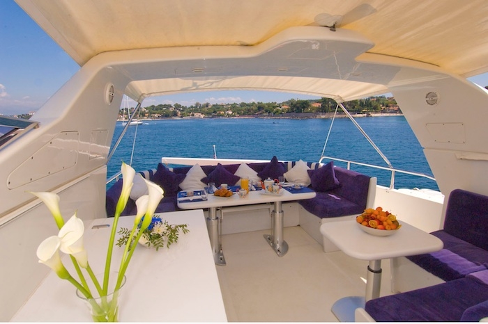 Mangusta 85 flybridge
