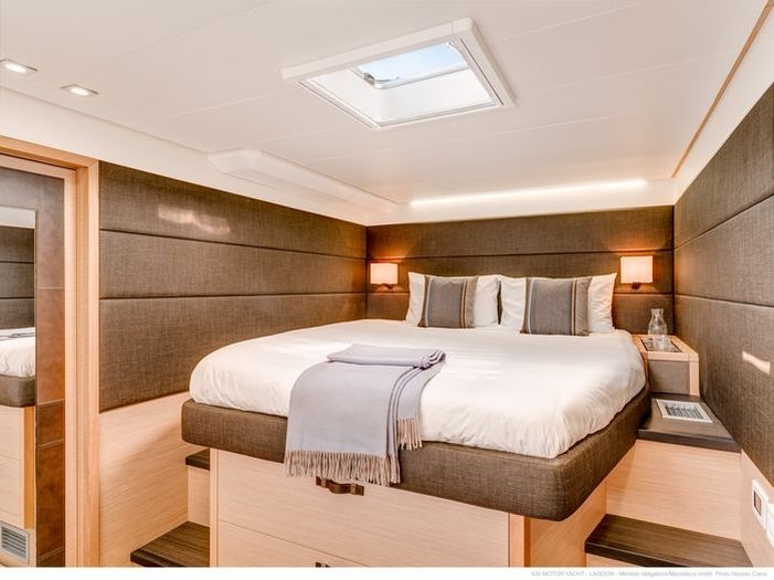 Forward port cabin