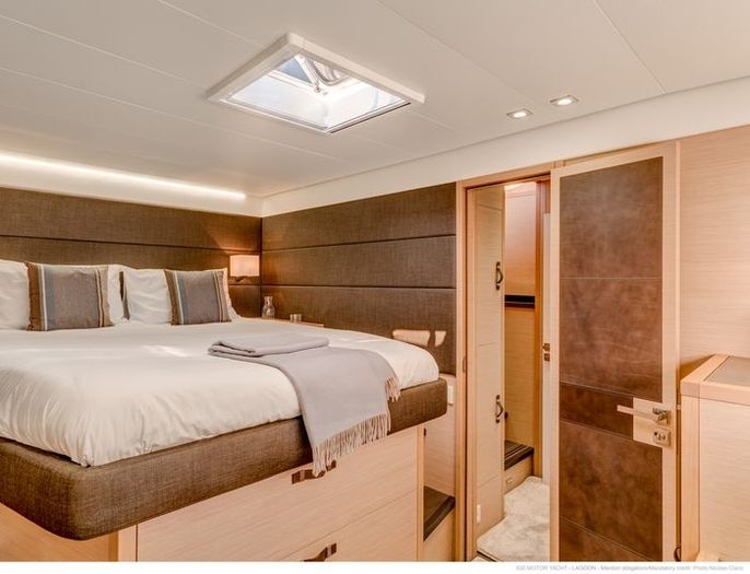 Forward port cabin