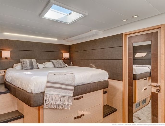 Forward starboard cabin