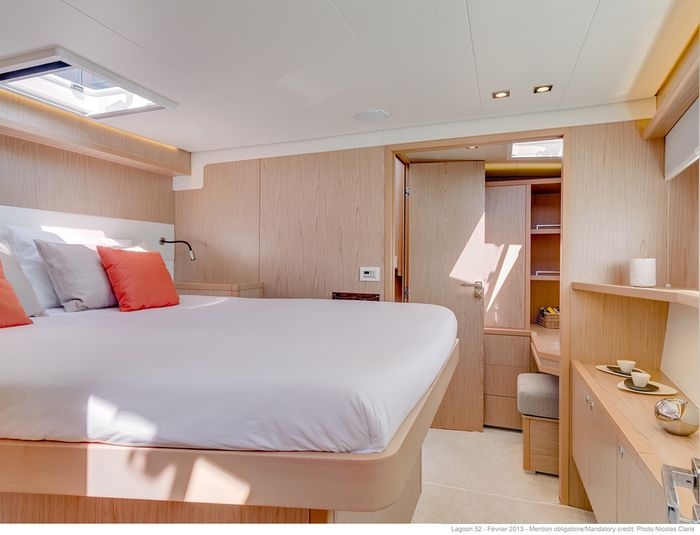 Forward starboard cabin