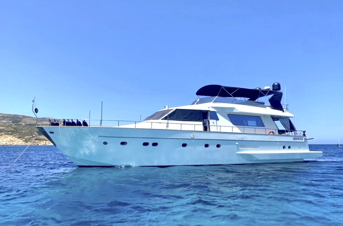 https://www.worldwideyachtbroker.com/uploads/1475/exterieur_65afa308b670d.jpg