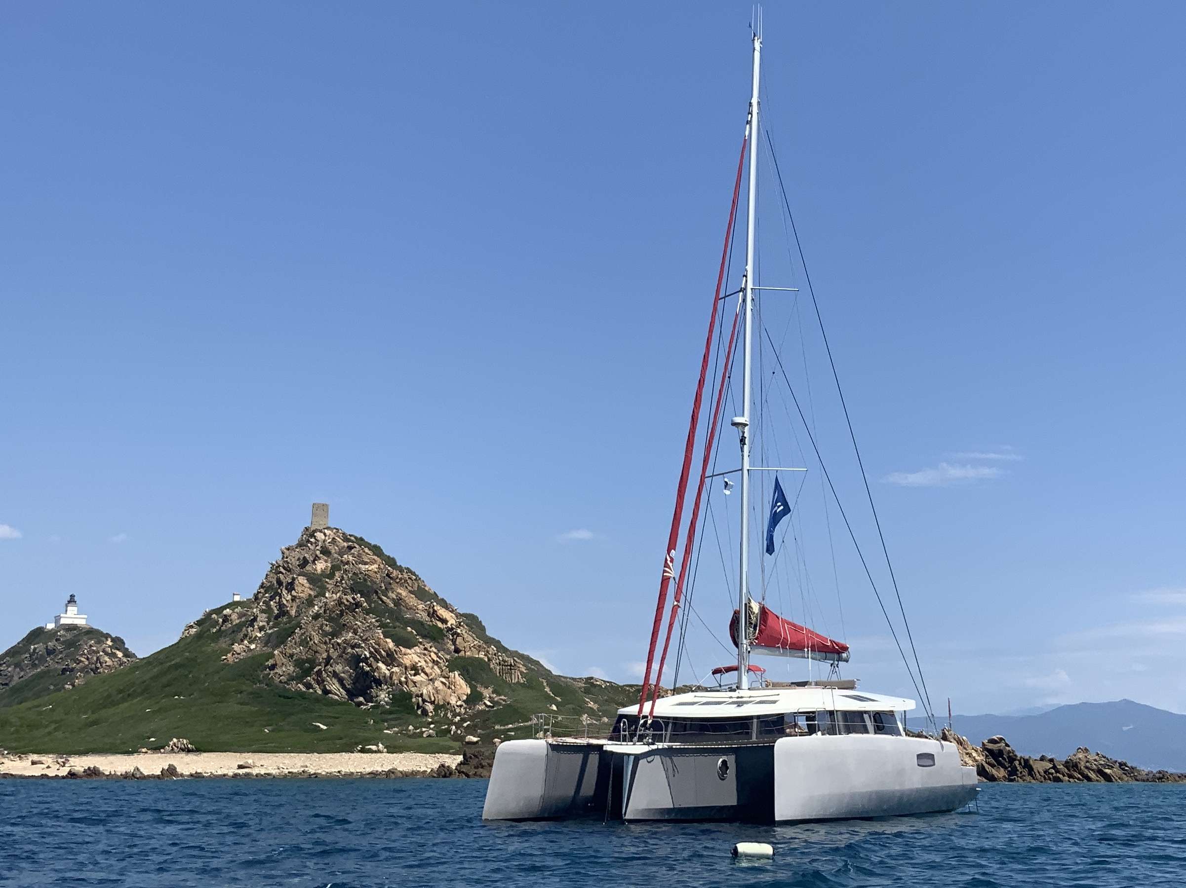 https://www.worldwideyachtbroker.com/uploads/1482/exterieur_685013f24aab6.jpg