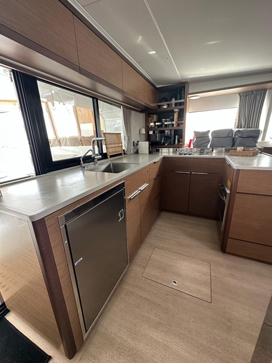 2020 Lagoon 46 catamaran Lagoon 40