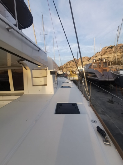 2014 Lagoon 52 catamaran Lagoon 43