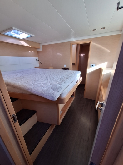 2014 Lagoon 52 catamaran Lagoon 9