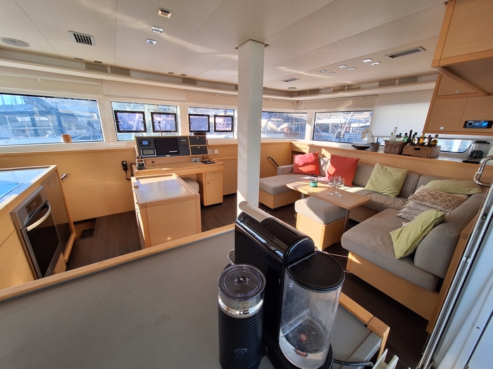 2014 Lagoon 52 catamaran Lagoon 13