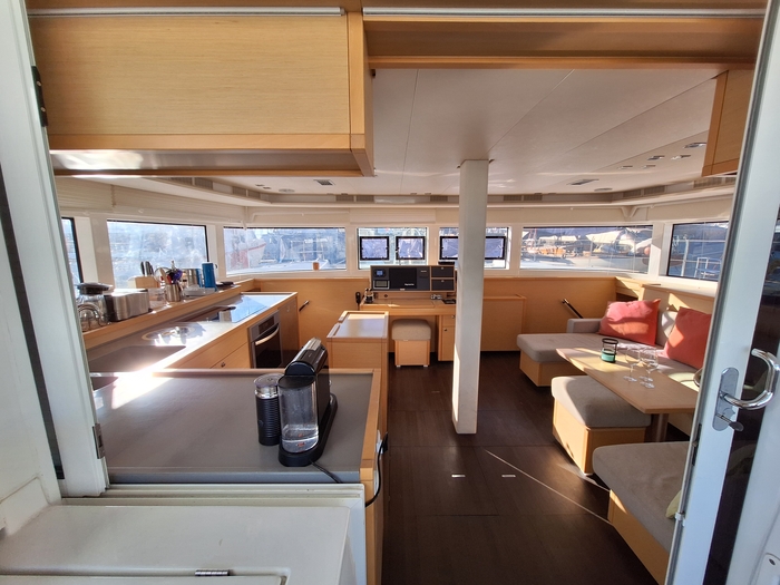 2014 Lagoon 52 catamaran Lagoon 28