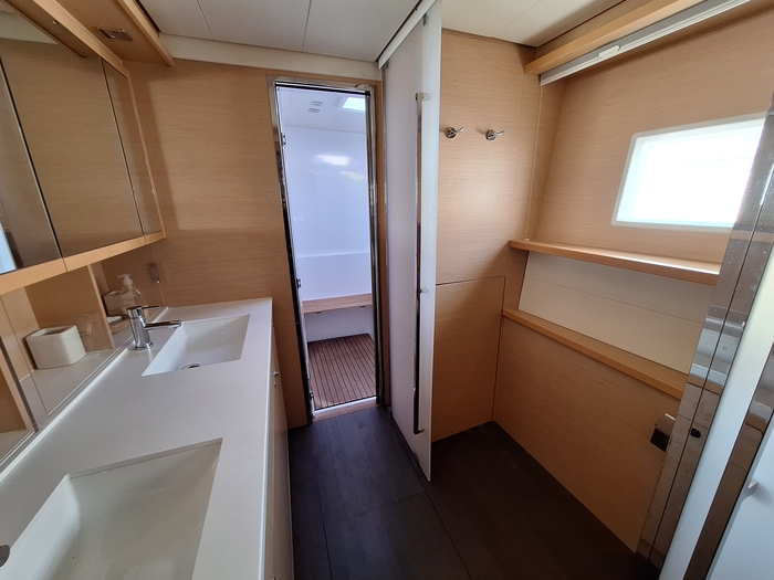 2014 Lagoon 52 catamaran Lagoon 17