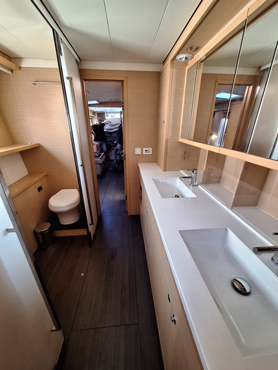 2014 Lagoon 52 catamaran Lagoon 19