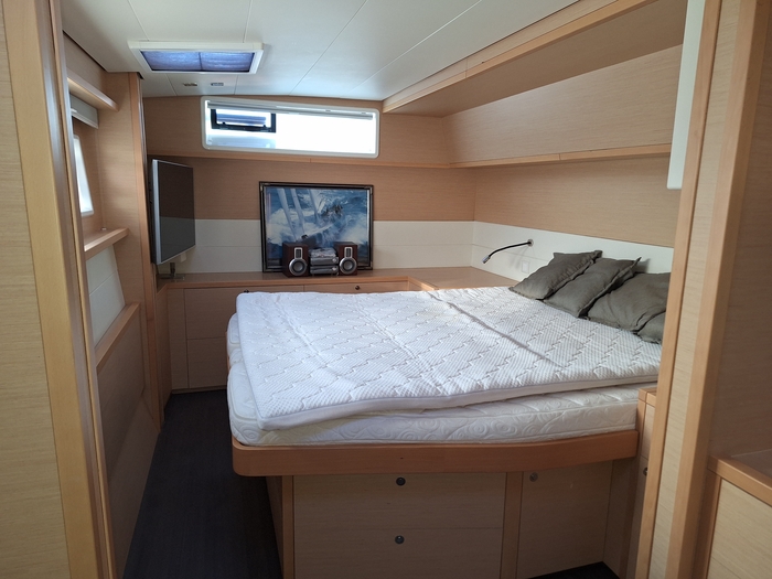 2014 Lagoon 52 catamaran Lagoon 11