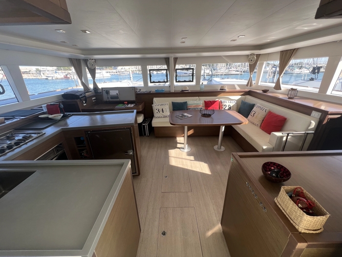 2019 Lagoon 450 catamaran Lagoon 42