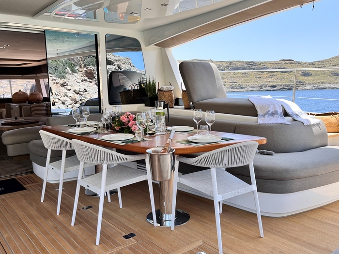 2018 Lagoon 78 power catamaran Lagoon 39