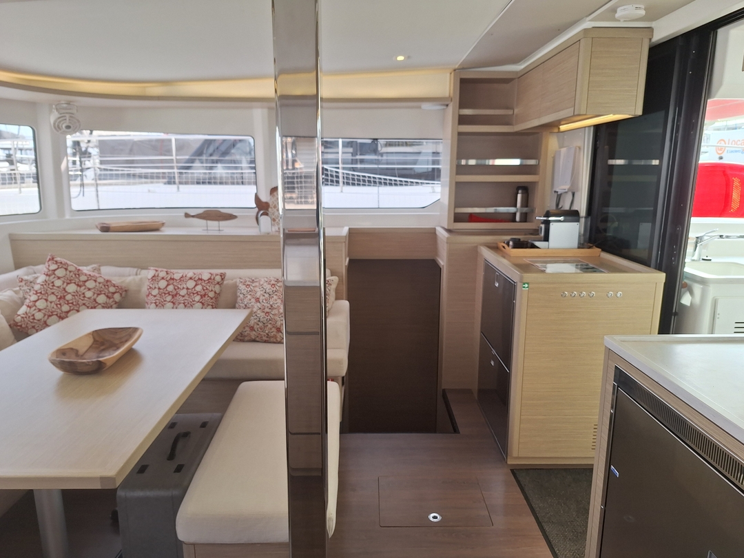 2024 Lagoon 46 catamaran Lagoon 37