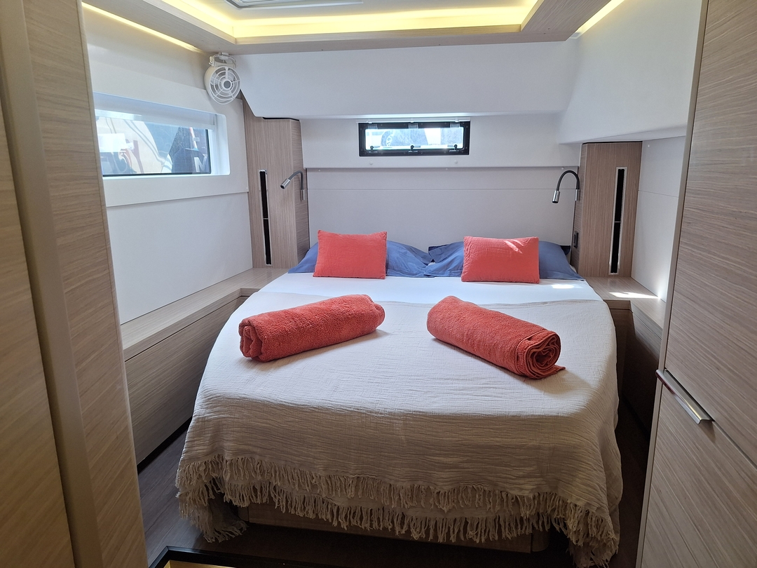 2024 Lagoon 46 catamaran Lagoon 38