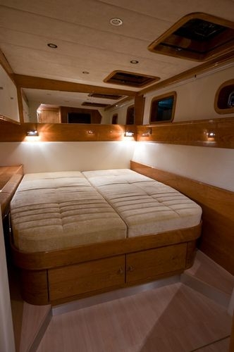 Aft port cabin