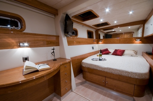 Aft starboard cabin